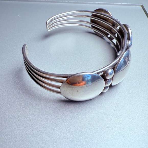 Navajo Modernist Gilbert Gomez Sterling Silver Bracelet, Ring, Earrings Set VTG - Picture 8 of 13